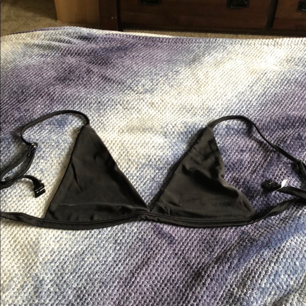 Black bikini top